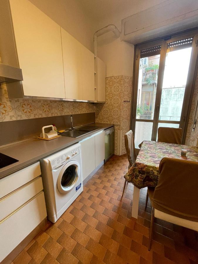Hostel Corner 32 Милано Екстериор снимка