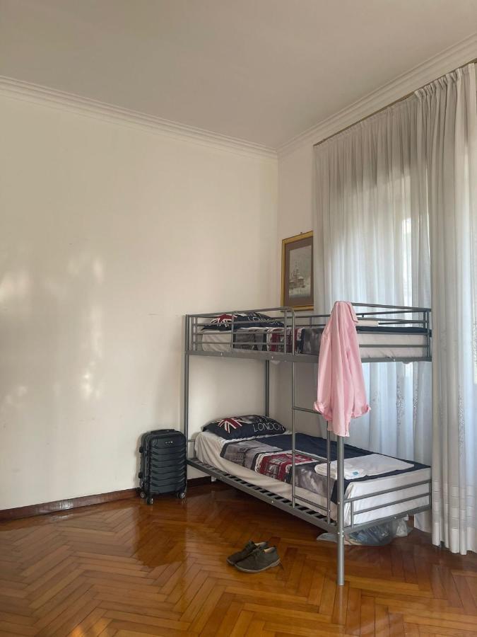Hostel Corner 32 Милано Екстериор снимка